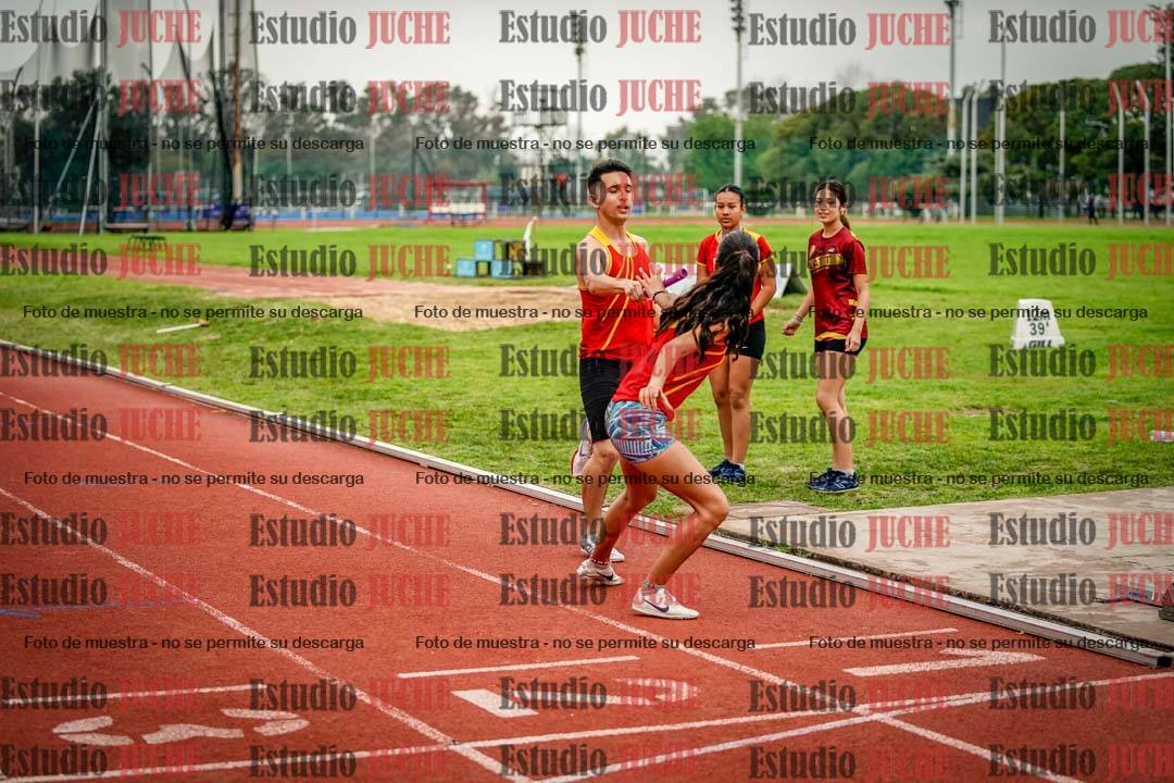 Fotos de las postas 8x200 m mixtas