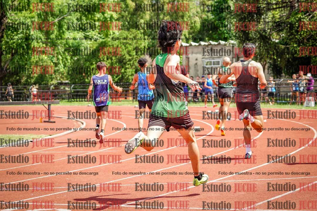 Fotos de los 400 m llanos de varones
