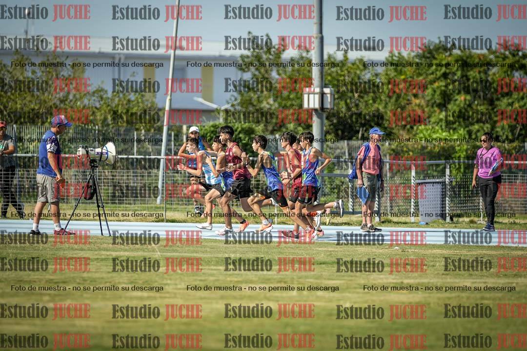 Fotos de los 600 m llanos de varones