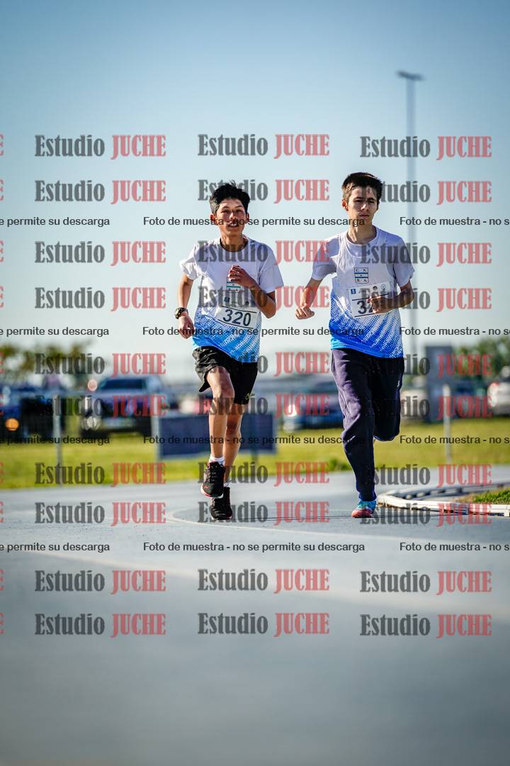 Fotos de los 2000 m llanos de varones