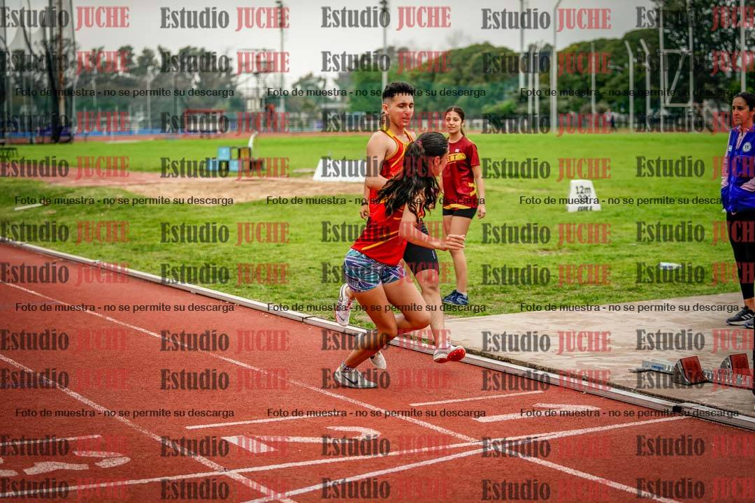 Fotos de las postas 8x200 m mixtas