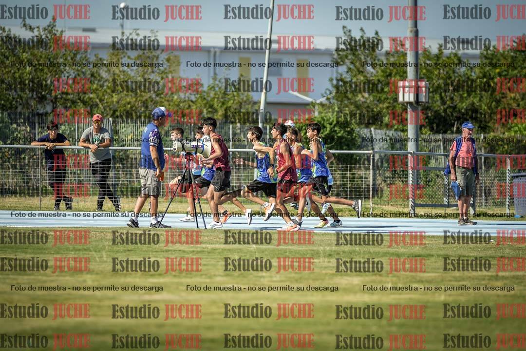 Fotos de los 600 m llanos de varones