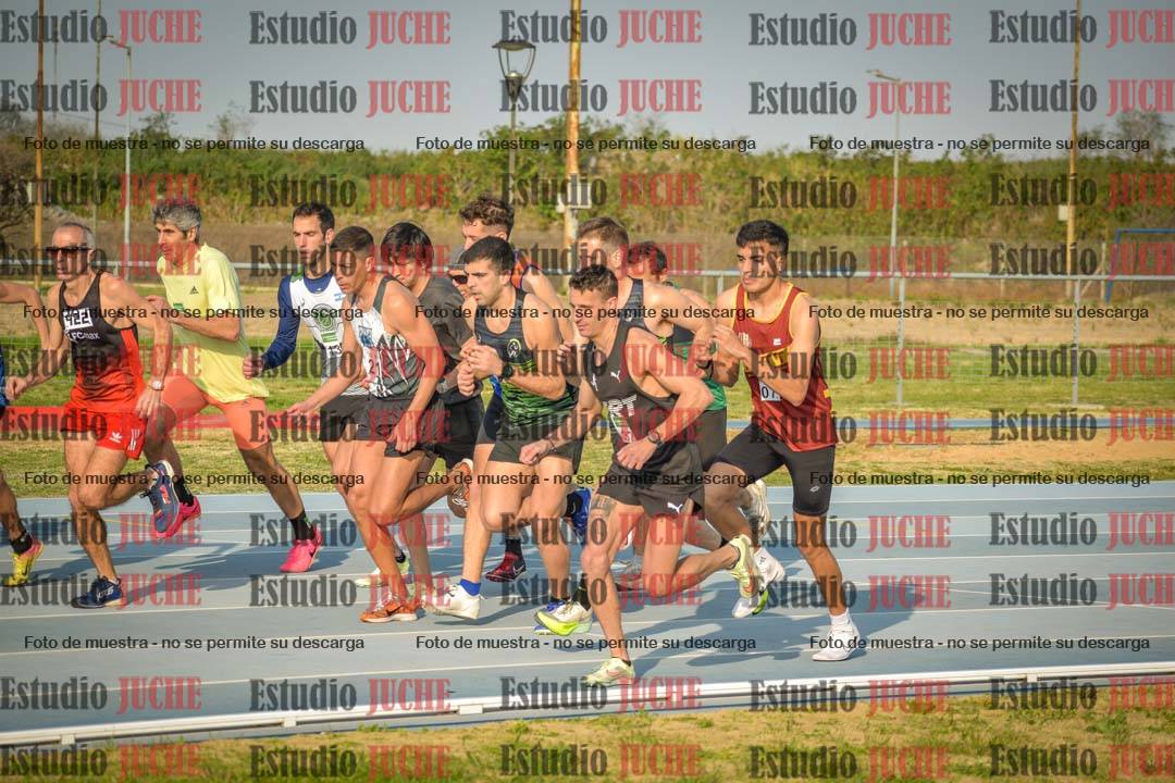Fotos de los 3000 m llanos de varones