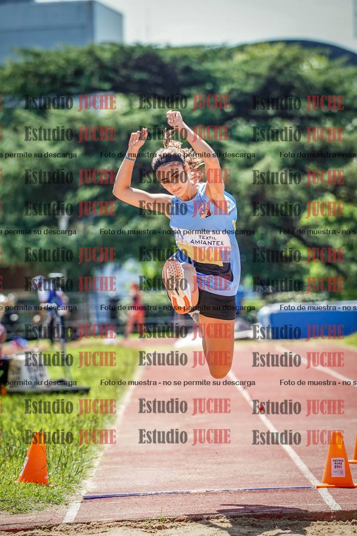 Fotos del salto en largo de mujeres