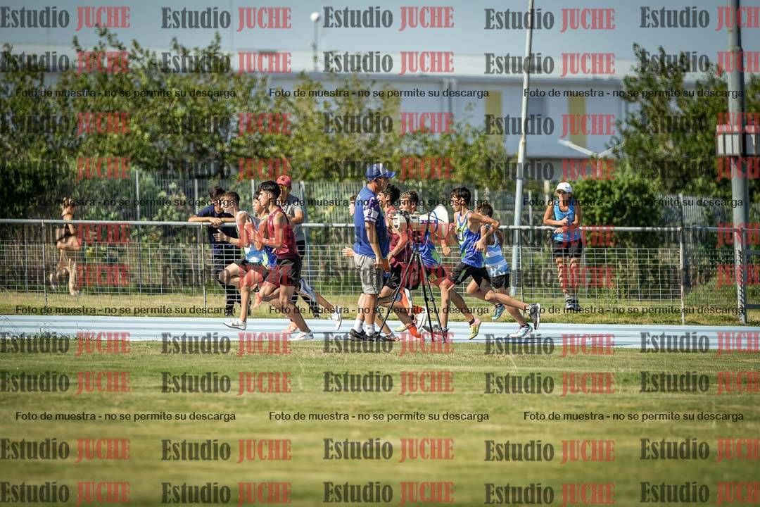 Fotos de los 600 m llanos de varones