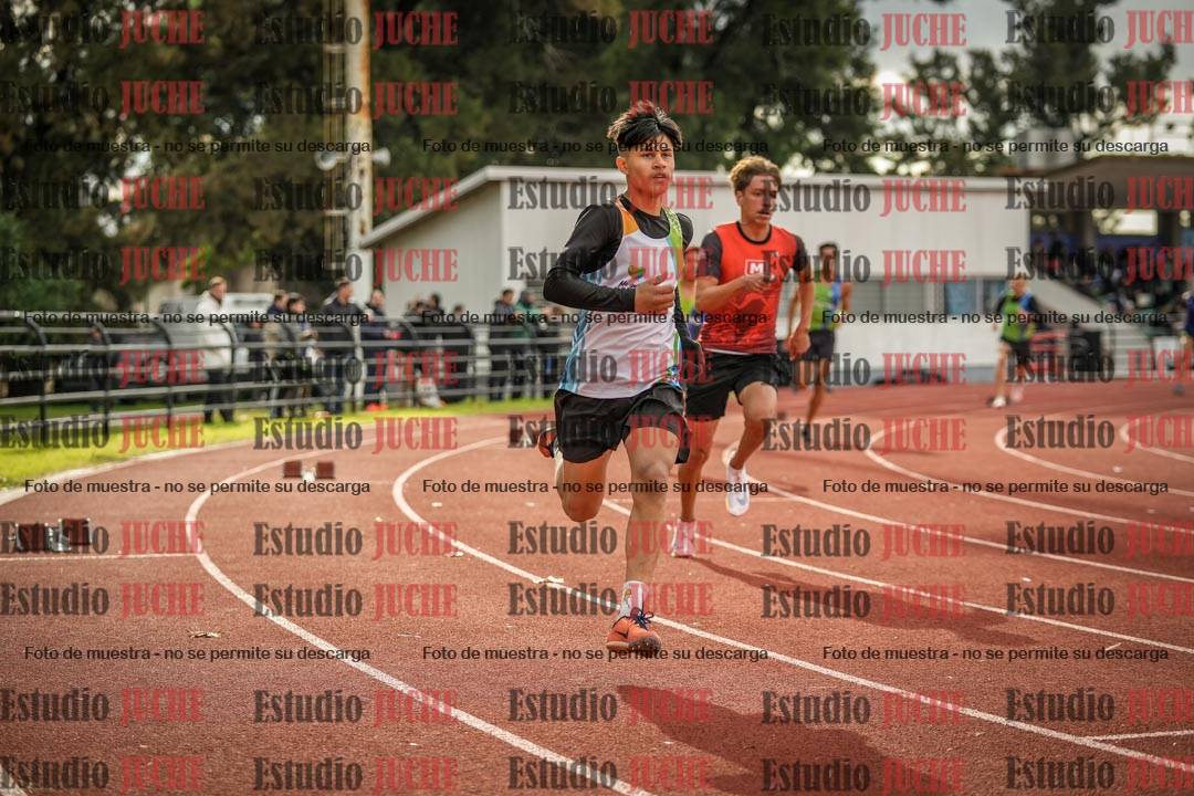 Fotos de los 400 m llanos de varones