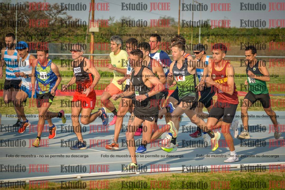 Fotos de los 3000 m llanos de varones