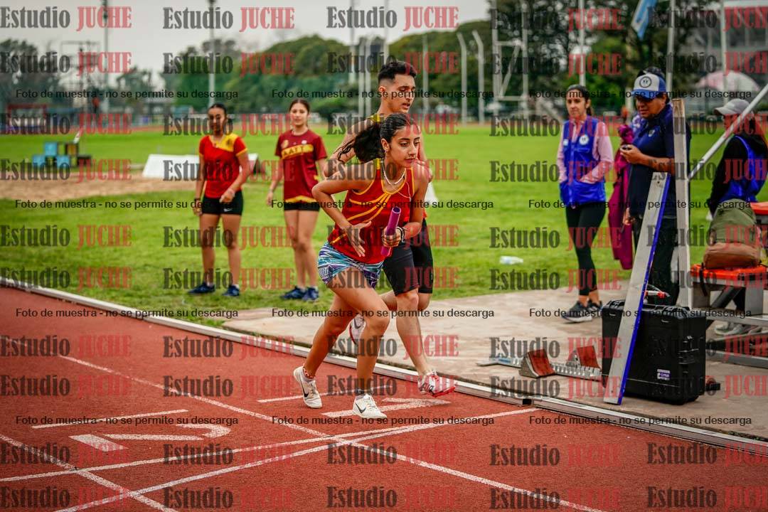 Fotos de las postas 8x200 m mixtas