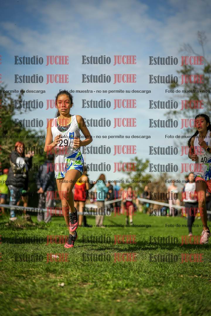 Fotos de la llegada del cross de 1000 m
