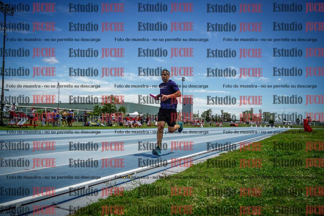 Fotos durante el transcurso de los relevos 20' para running teams - serie 2