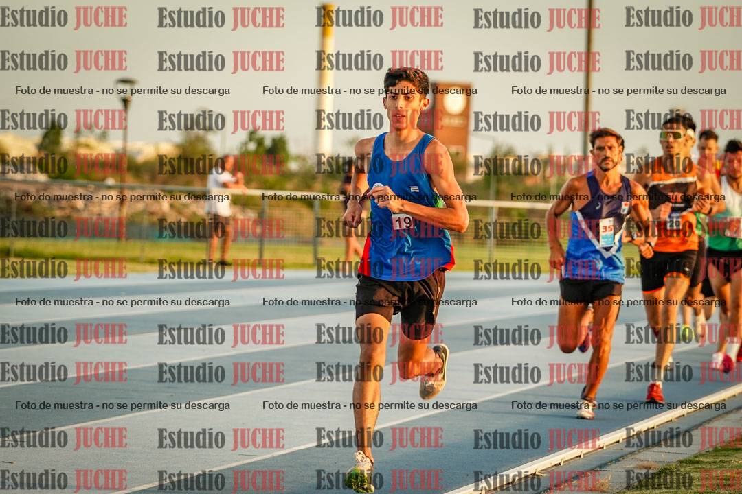 Fotos de los 3000 m llanos de varones