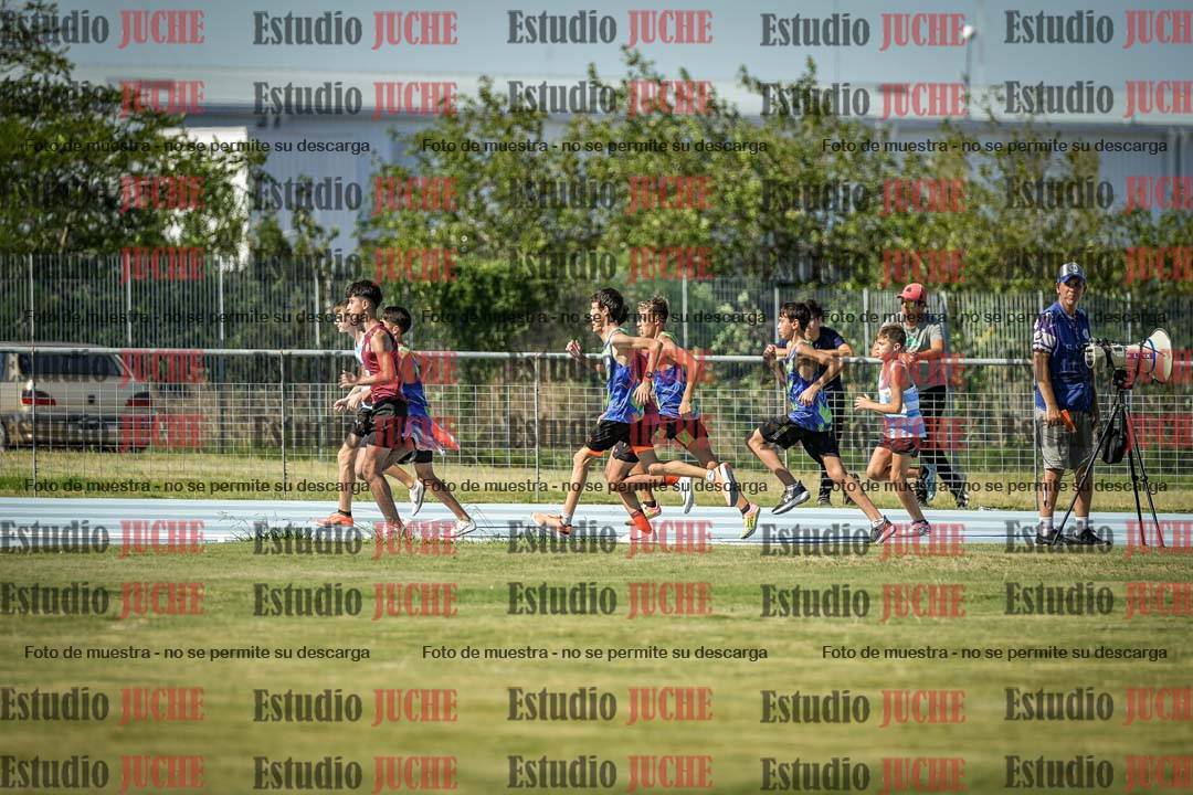 Fotos de los 600 m llanos de varones