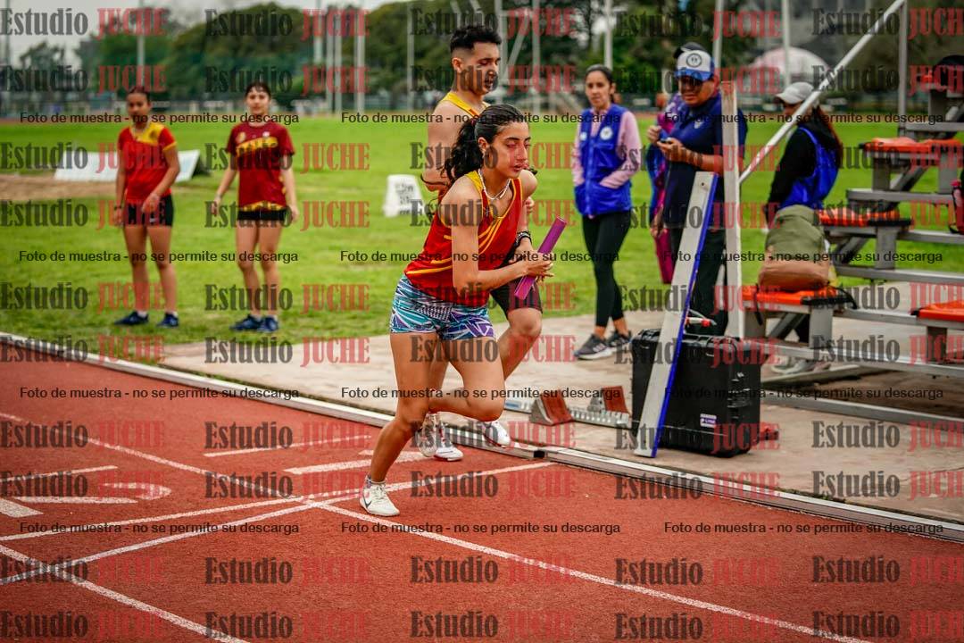 Fotos de las postas 8x200 m mixtas