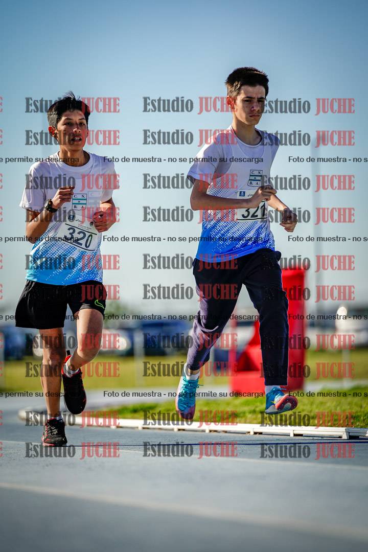 Fotos de los 2000 m llanos de varones
