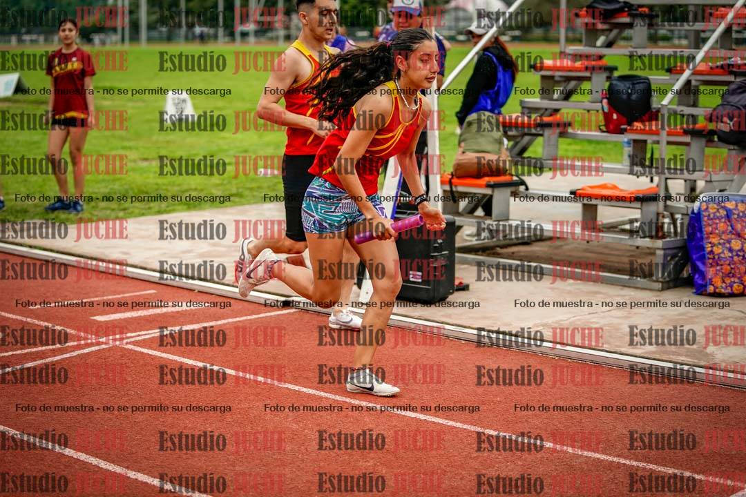 Fotos de las postas 8x200 m mixtas