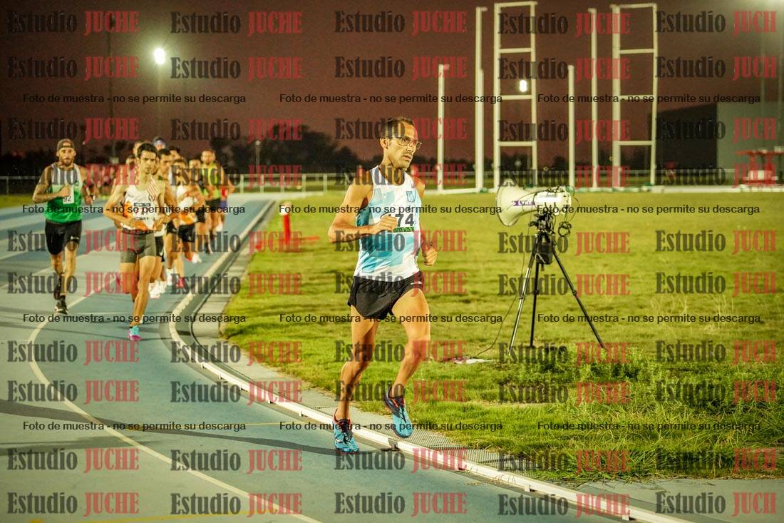 Fotos de los 3000 m llanos de varones