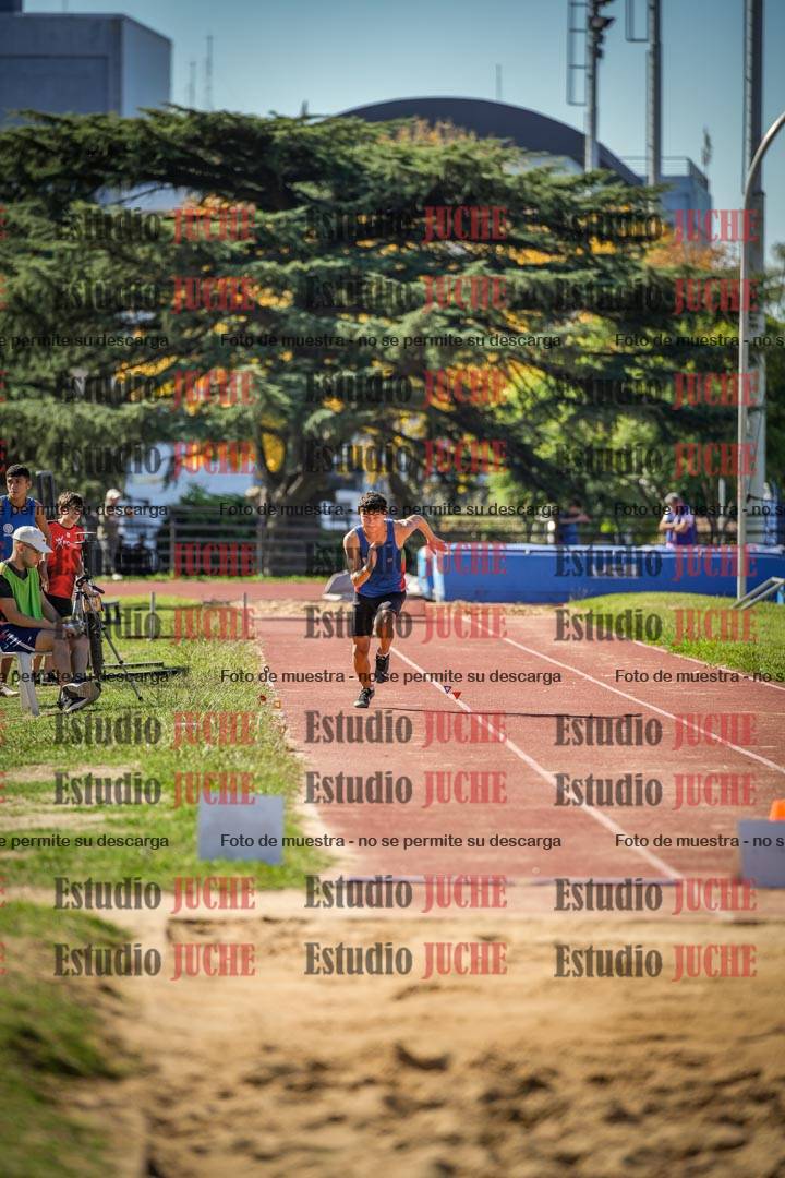 Fotos del salto en largo de varones - incluye U16