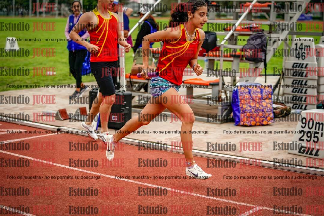 Fotos de las postas 8x200 m mixtas