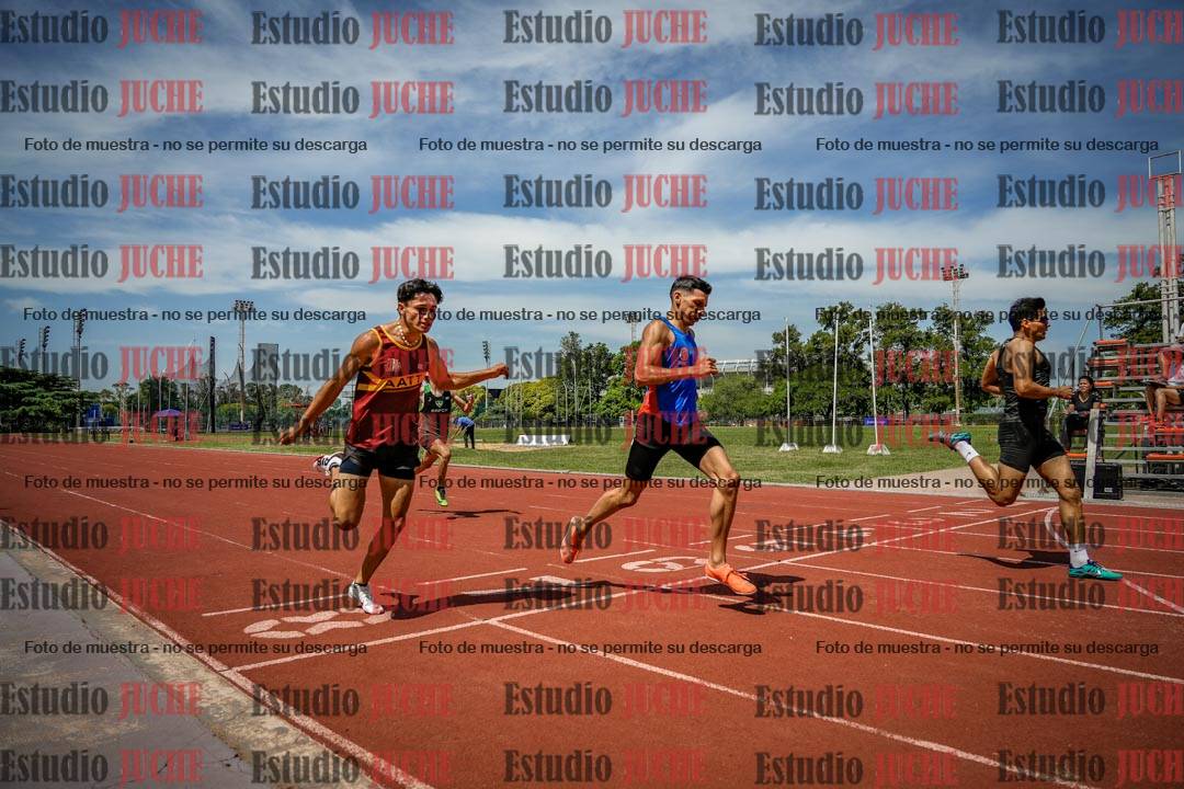 Fotos de los 400 m llanos de varones