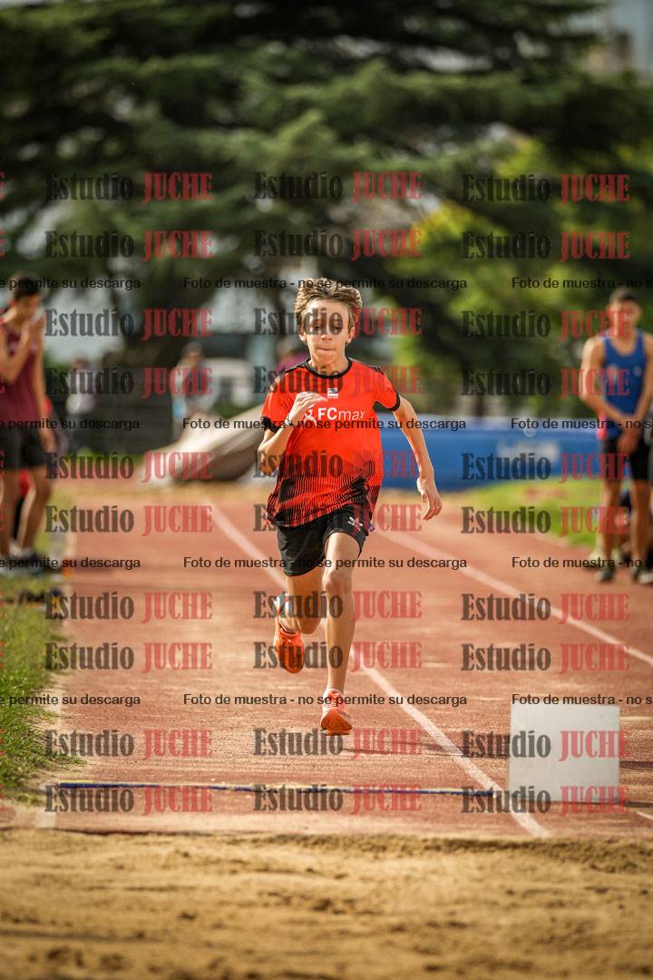 Fotos del salto en largo de varones - incluye U16