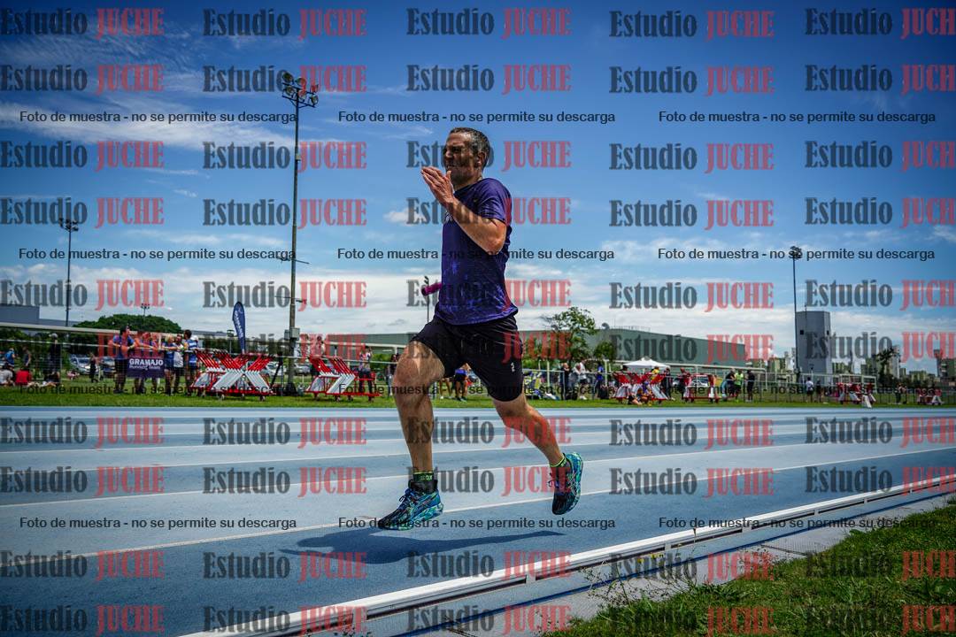 Fotos durante el transcurso de los relevos 20' para running teams - serie 2