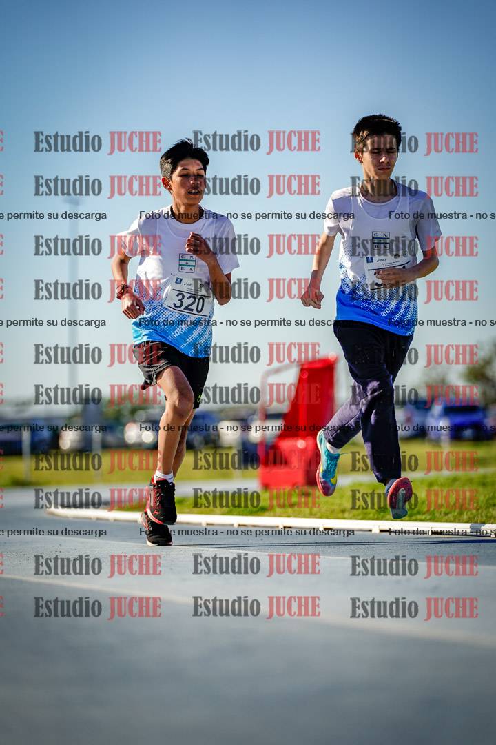 Fotos de los 2000 m llanos de varones