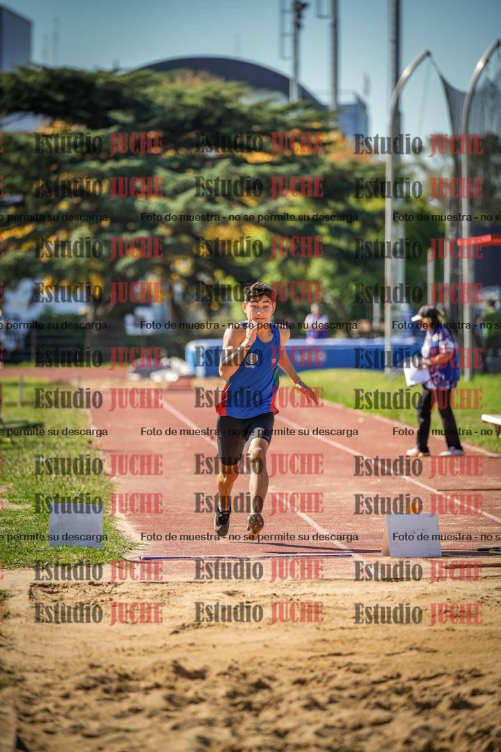 Fotos del salto en largo de varones - incluye U16