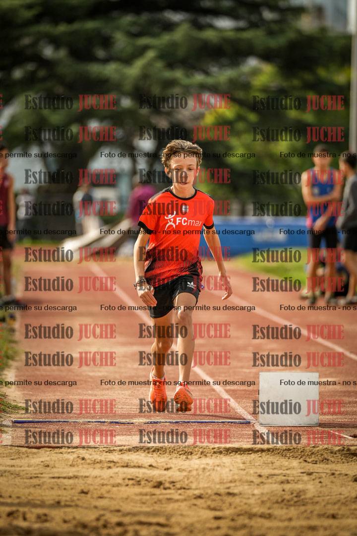 Fotos del salto en largo de varones - incluye U16
