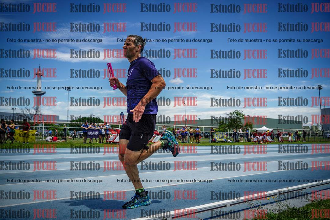 Fotos durante el transcurso de los relevos 20' para running teams - serie 2