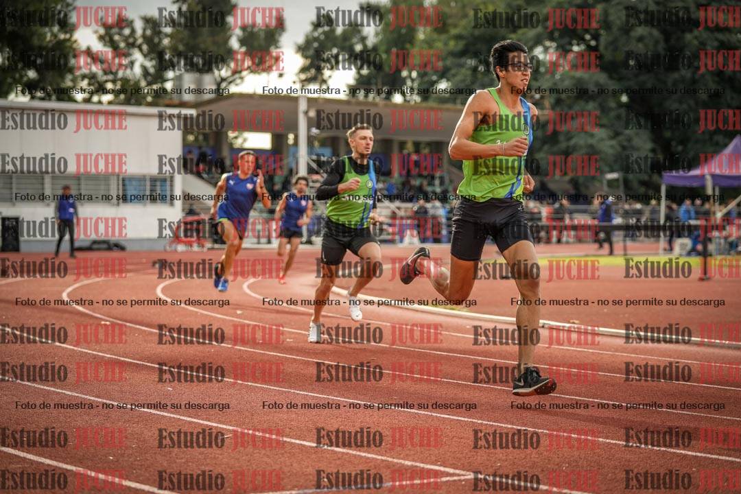 Fotos de los 400 m llanos de varones