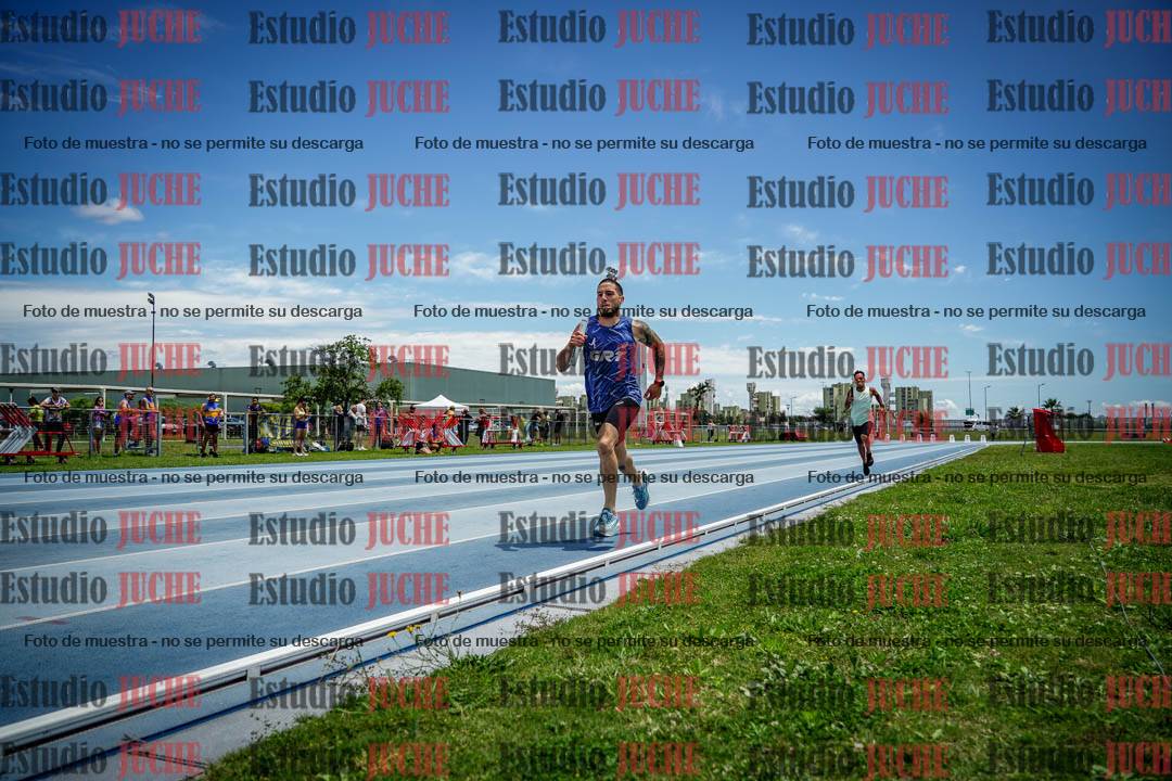 Fotos durante el transcurso de los relevos 20' para running teams - serie 2