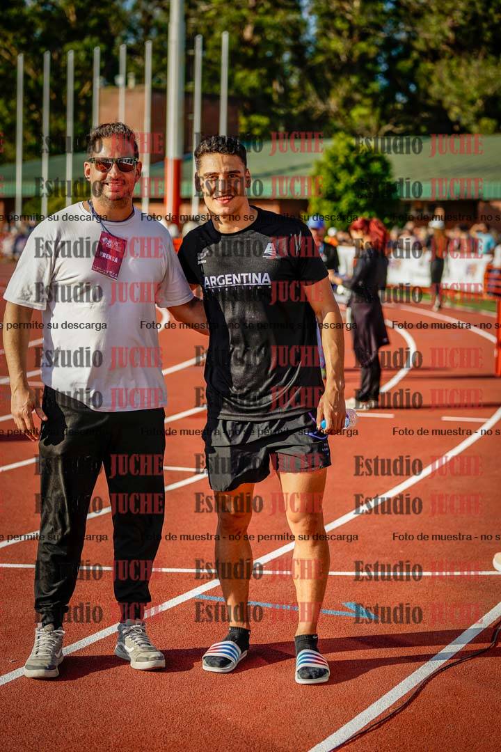 Fotos de algunos extras y podios del día 1