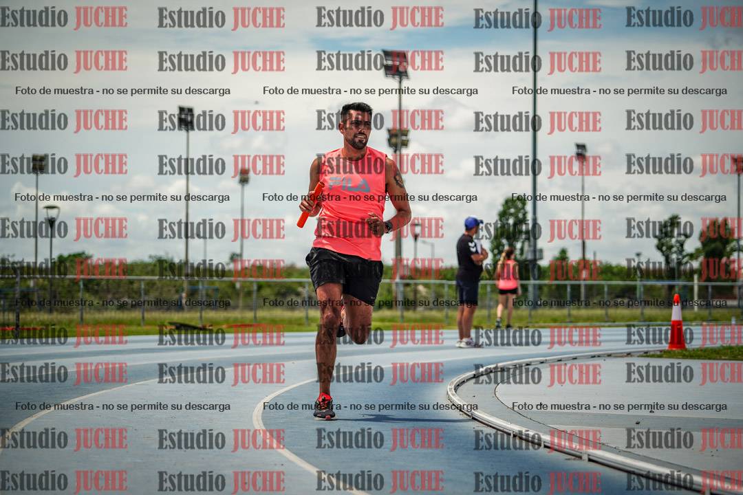 Fotos durante el transcurso de los relevos 20' para running teams - serie 2