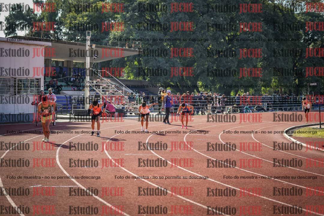 Fotos de los 800 m llanos de varones