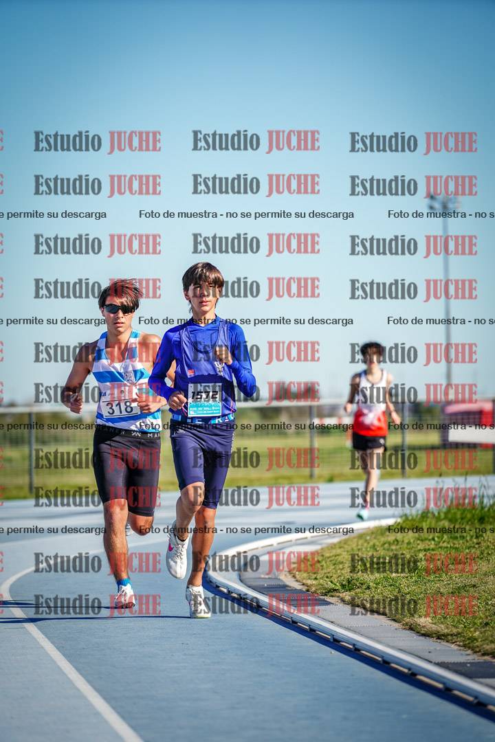 Fotos de los 2000 m llanos de varones