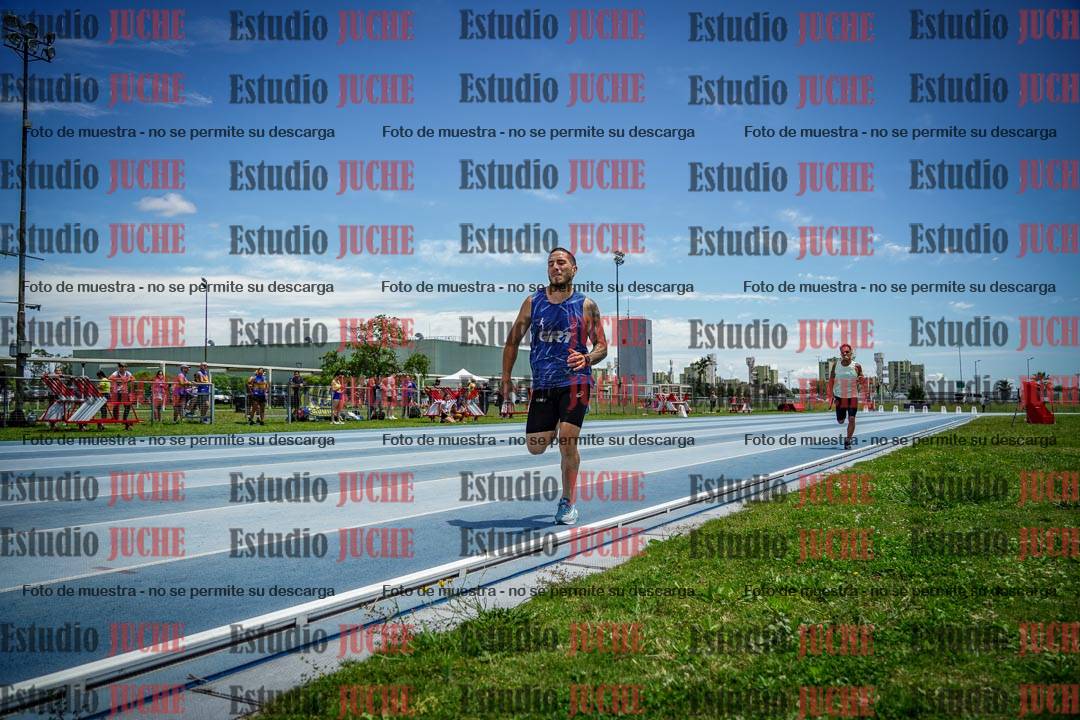 Fotos durante el transcurso de los relevos 20' para running teams - serie 2