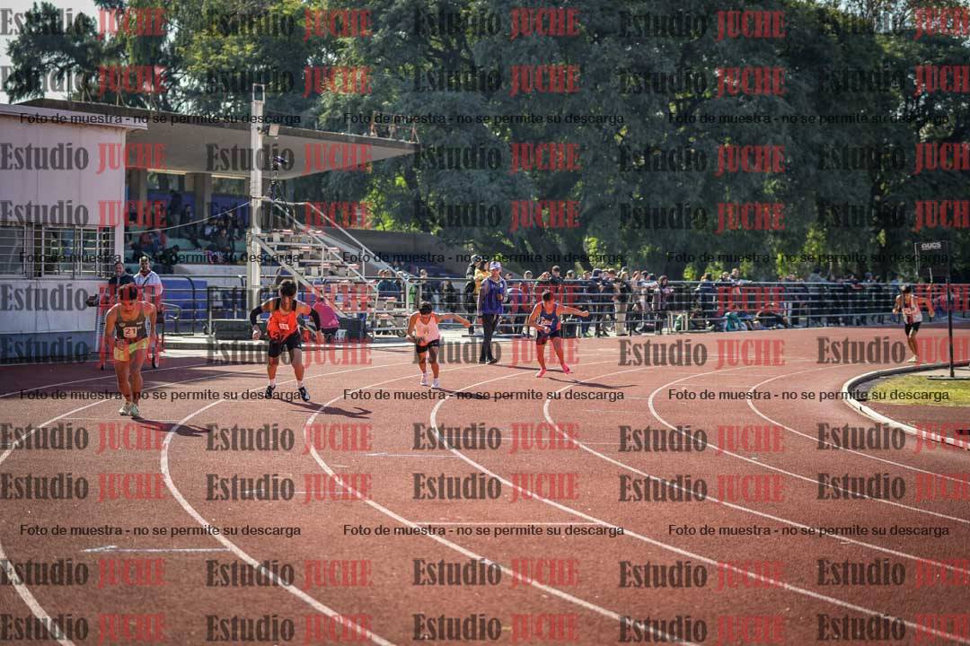 Fotos de los 800 m llanos de varones