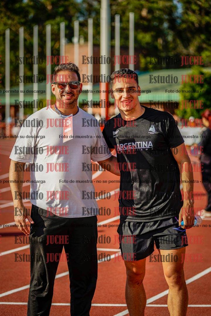 Fotos de algunos extras y podios del día 1