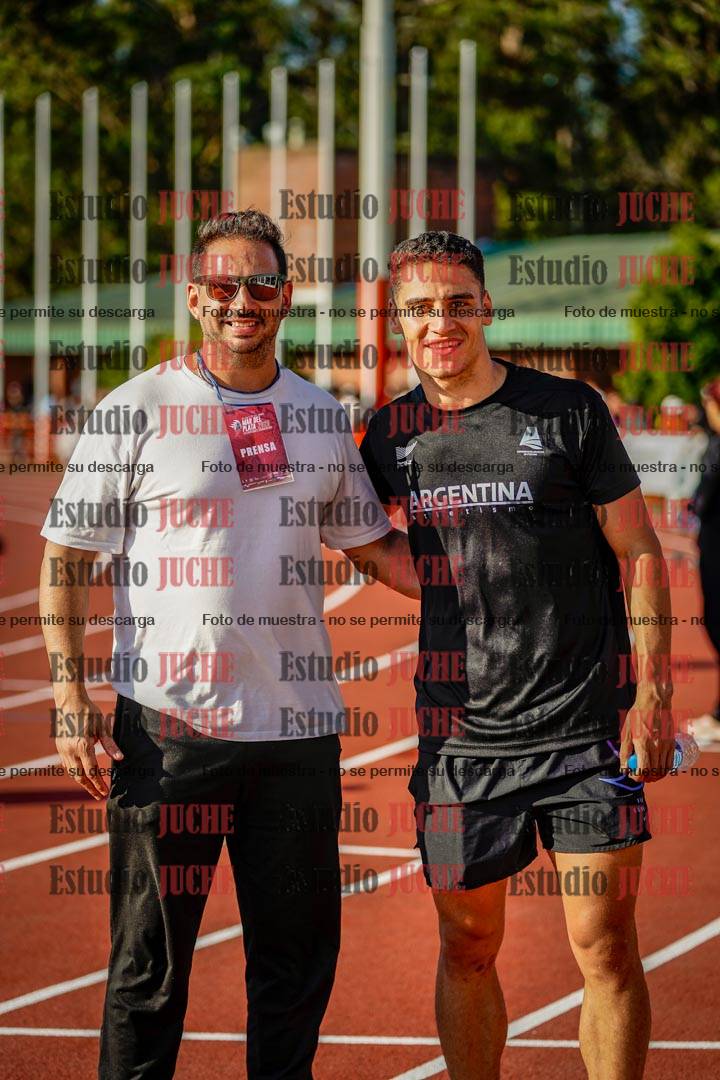 Fotos de algunos extras y podios del día 1