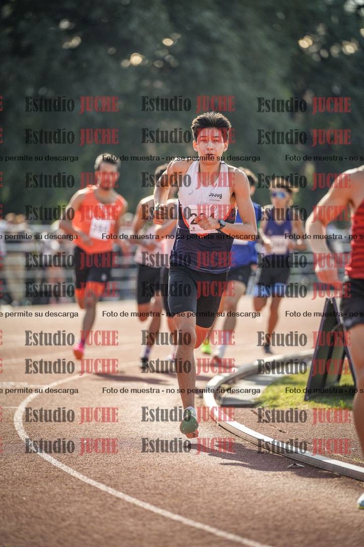 Fotos de los 800 m llanos de varones