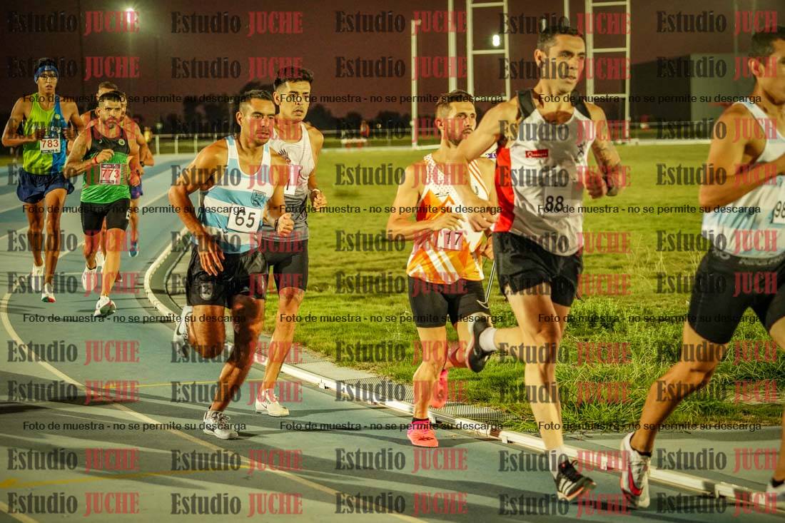 Fotos de los 3000 m llanos de varones