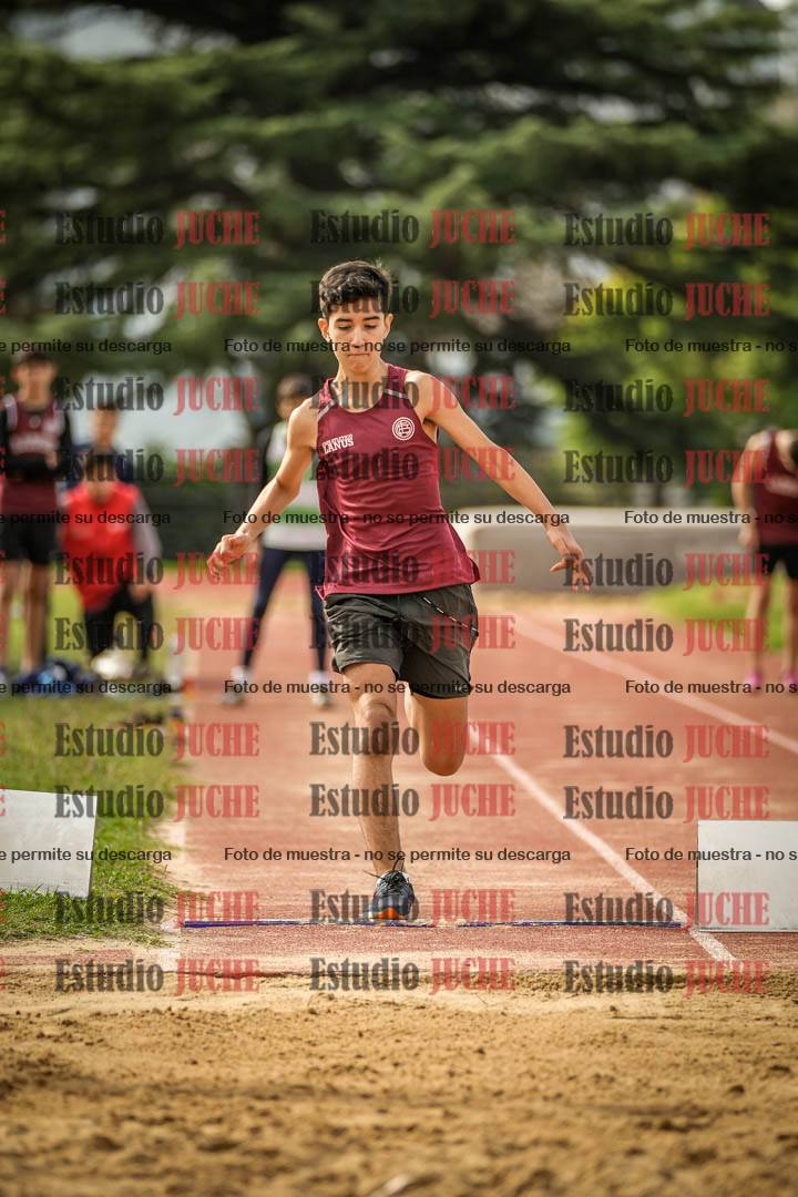 Fotos del salto en largo de varones - incluye U16