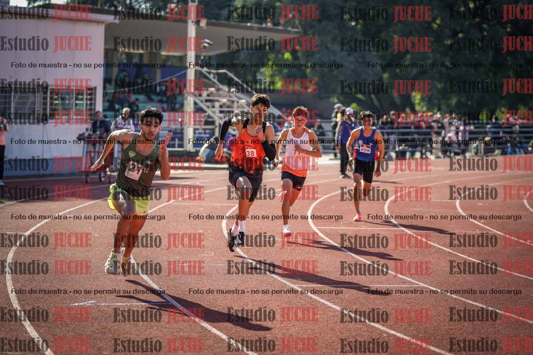 Fotos de los 800 m llanos de varones