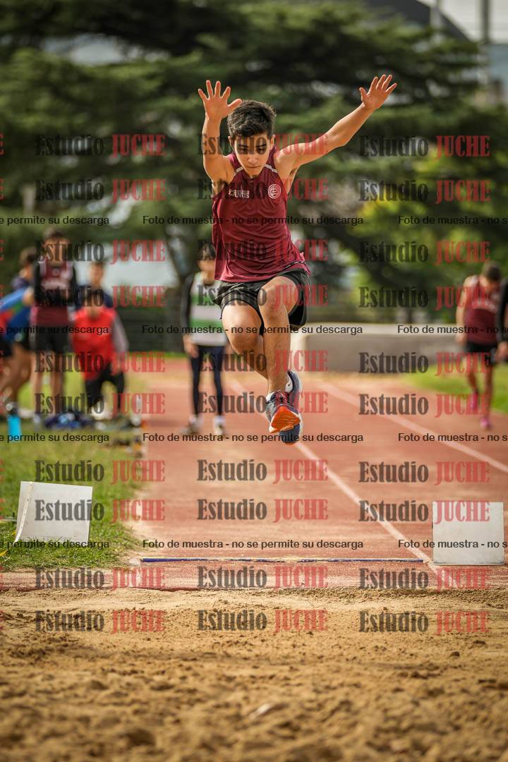 Fotos del salto en largo de varones - incluye U16