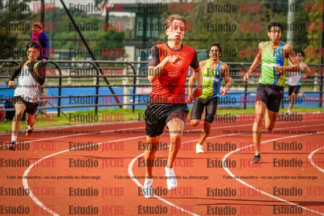 Fotos de los 400 m llanos de varones
