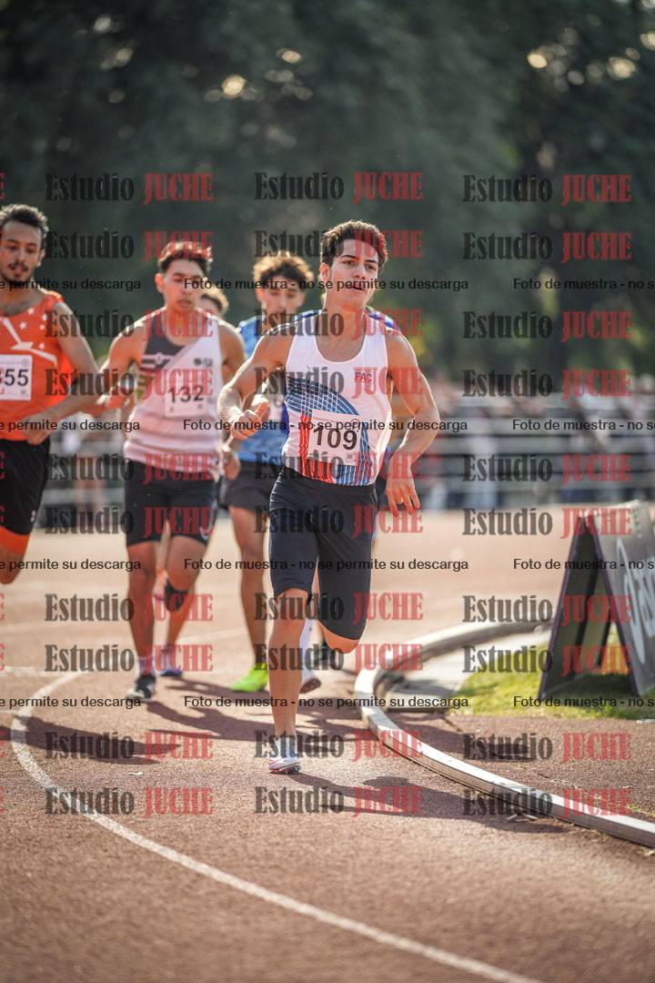Fotos de los 800 m llanos de varones
