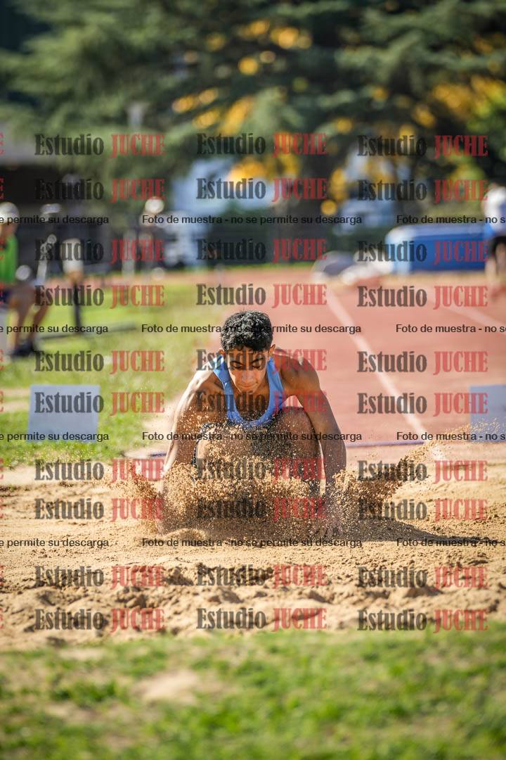 Fotos del salto en largo de varones - incluye U16