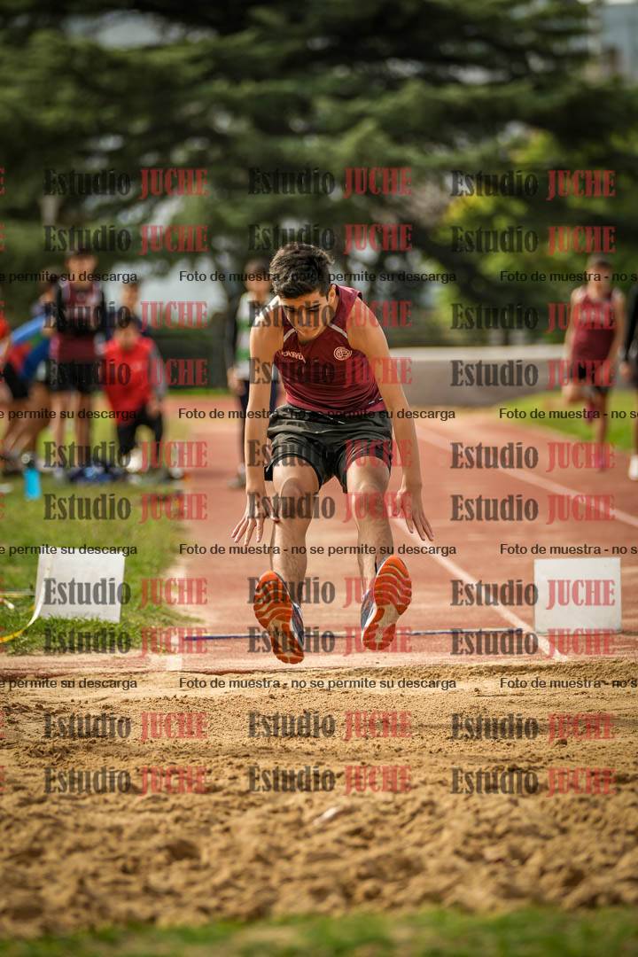 Fotos del salto en largo de varones - incluye U16