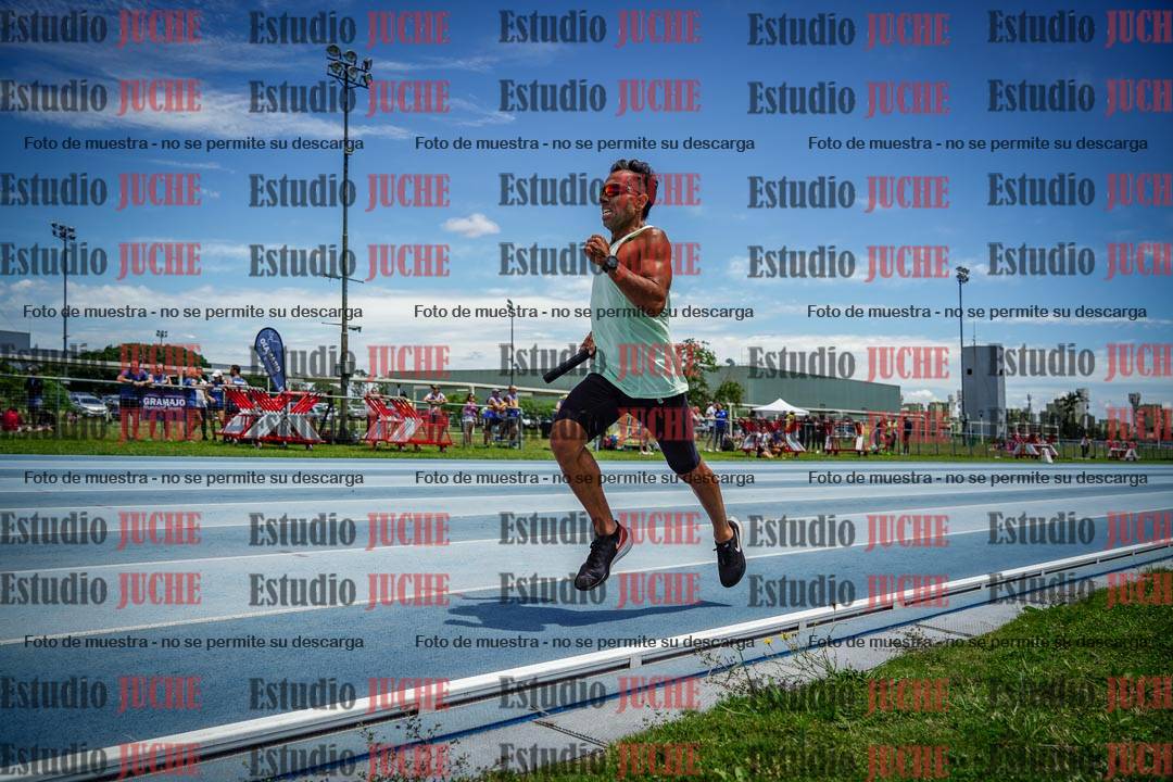 Fotos durante el transcurso de los relevos 20' para running teams - serie 2