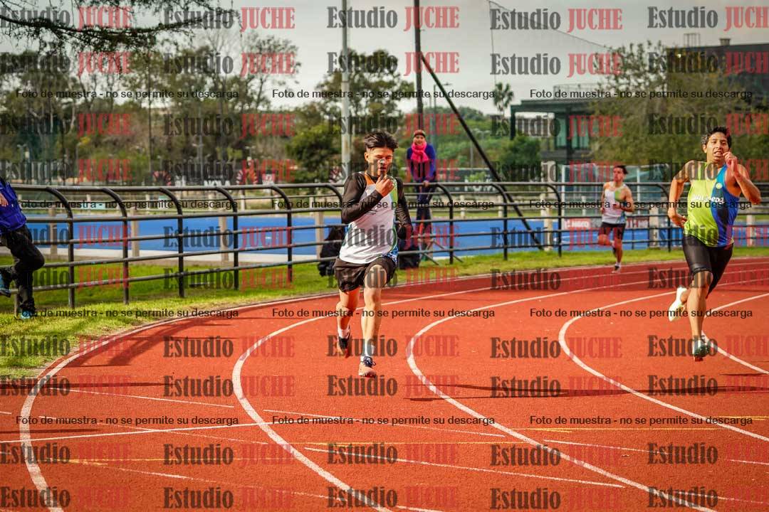 Fotos de los 400 m llanos de varones